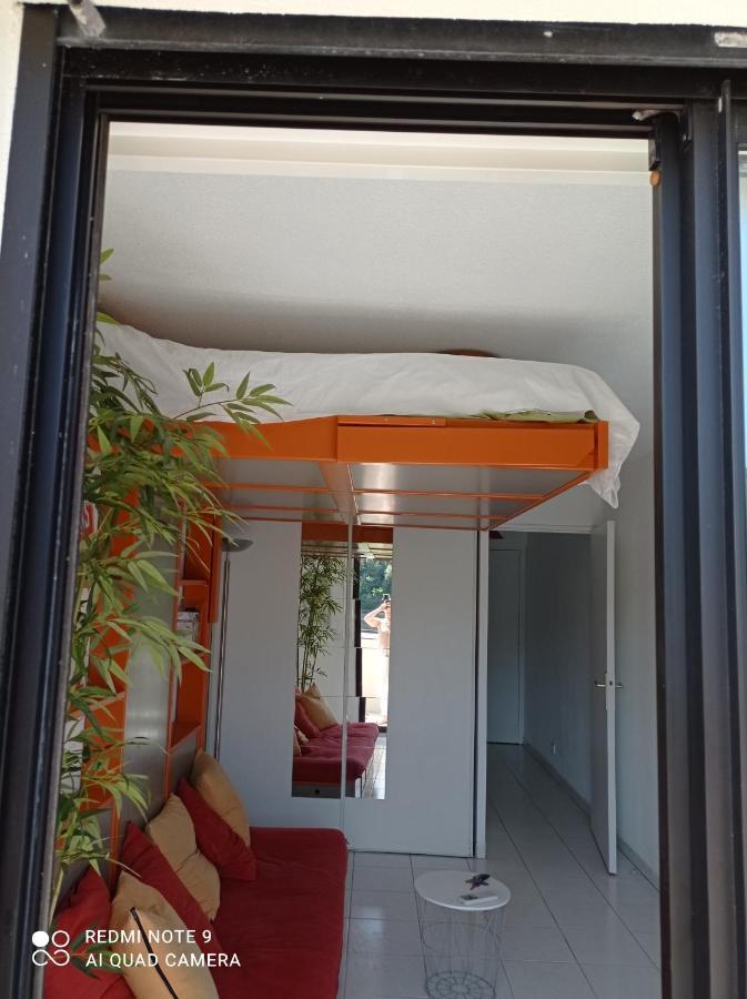 Blue Line Apartment Nice